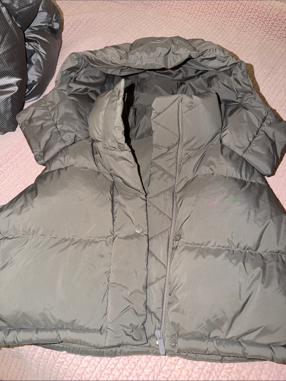 lululemon athletica Women's Puffer Jacket - Gray size 10